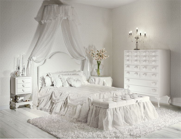 Elegant White Bedroom Decor