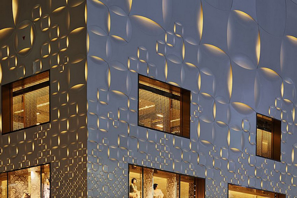 New Louis Vuitton Ginza Namiki flagship store in Tokyo inspired by water -  Domus