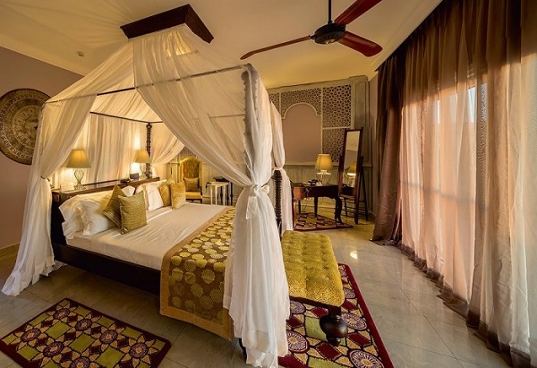 Resort Bedroom Ideas For Home | InteriorHolic.com